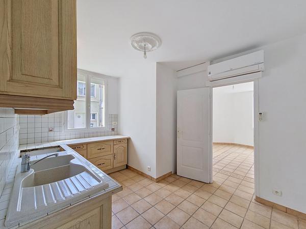 Appartement
         2 pièces
        - 55 m² 159 900 € *