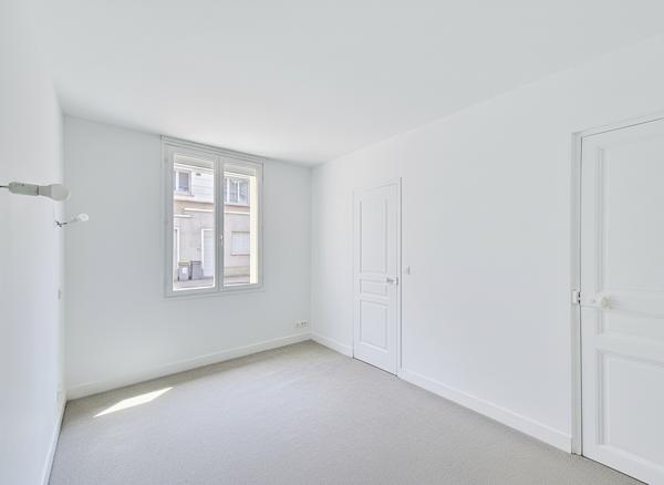 Appartement
         2 pièces
        - 55 m² 159 900 € *