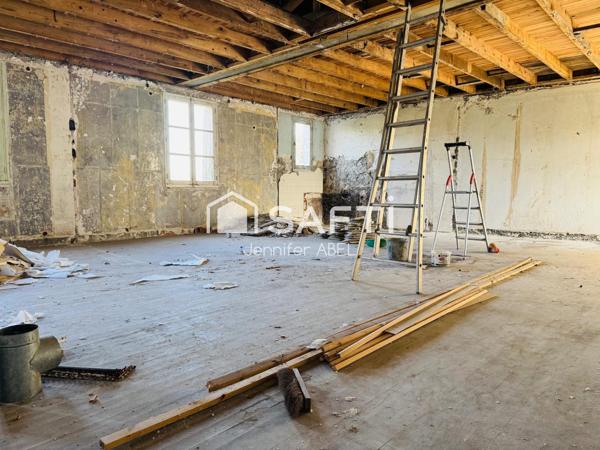 ENSEMBLE IMMOBILIER AVEC STUDIO + GRAND ESPACE À RENOVER