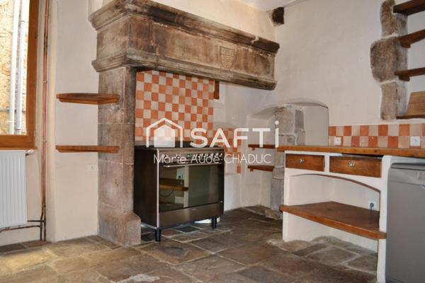 Maison T6-157 m2 avec terrasse et jardin - centre historique