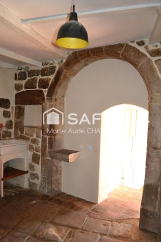 Maison T6-157 m2 avec terrasse et jardin - centre historique