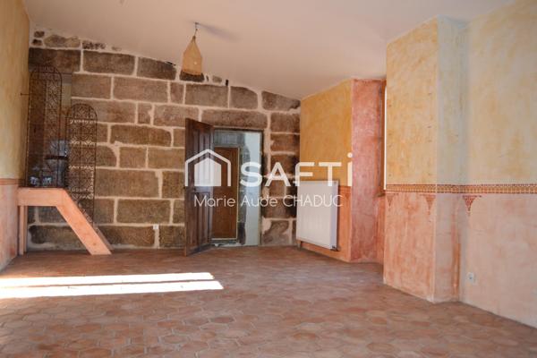 Maison T6-157 m2 avec terrasse et jardin - centre historique