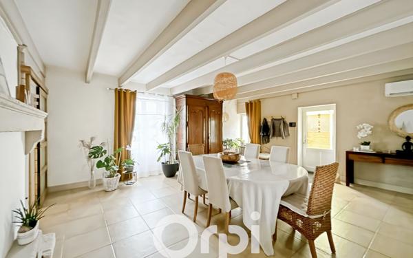 Maison à vendre    6 pièces •  Sainte-Gemme-la-Plaine