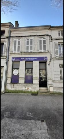 Immeuble à vendre à Saintes en Charente-Maritime (17100), ref : 17111-649