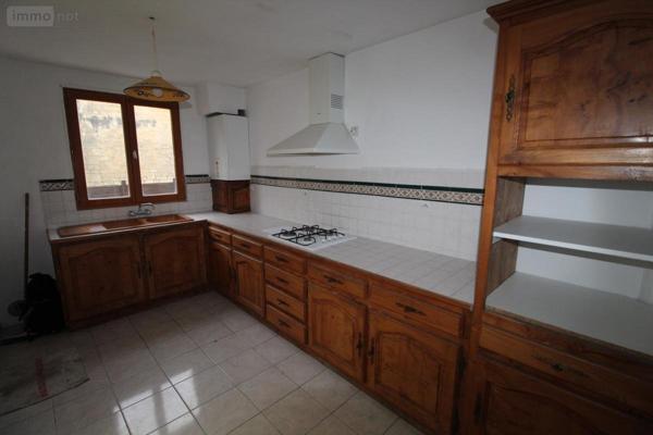 Immeuble à vendre à Saintes en Charente-Maritime (17100), ref : 17111-649