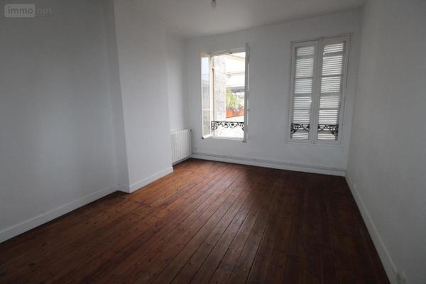 Immeuble à vendre à Saintes en Charente-Maritime (17100), ref : 17111-649