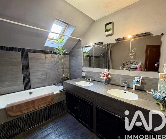 Maison à vendre 8 pièces 219 m² Villeneuve-sur-Yonne