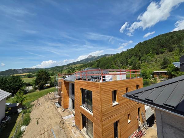 Appartement à vendre 2 pièces Avec terrasse vue Lac et Montagnes proche de SAVINES LE LAC  (05)