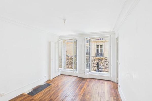 Vente - Appartement 2 pièces 35 m 2 Paris (75018)
