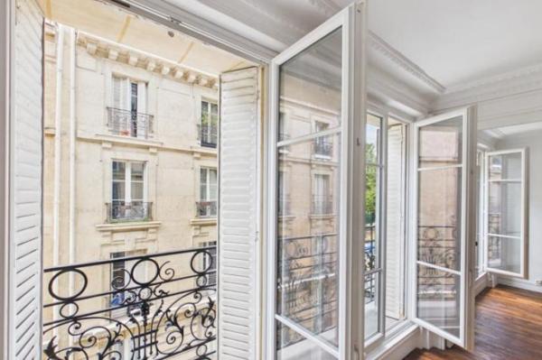 Vente - Appartement 2 pièces 35 m 2 Paris (75018)