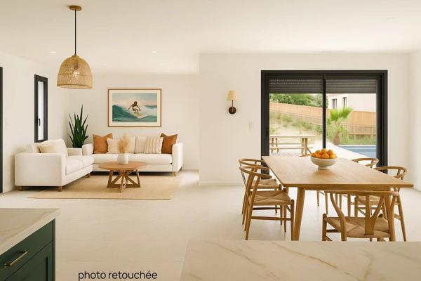 Maison contemporaine de plain-pied - piscine à 2 tours de roues de l'océan