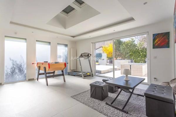 Vente Maison 10 pièces 226 m2 à Linas