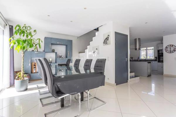 Vente Maison 10 pièces 226 m2 à Linas