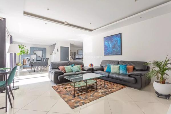 Vente Maison 10 pièces 226 m2 à Linas