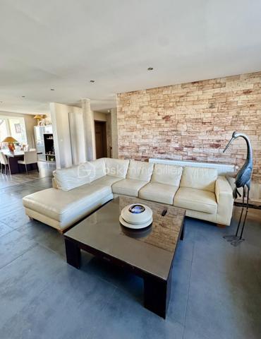 Maison de village de 250 m²