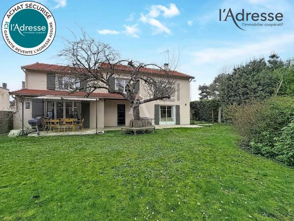 NANTERRE/ Maison 6 pièces 200 m² - Jardin/Terrasse 241m² - 3 Stationnements