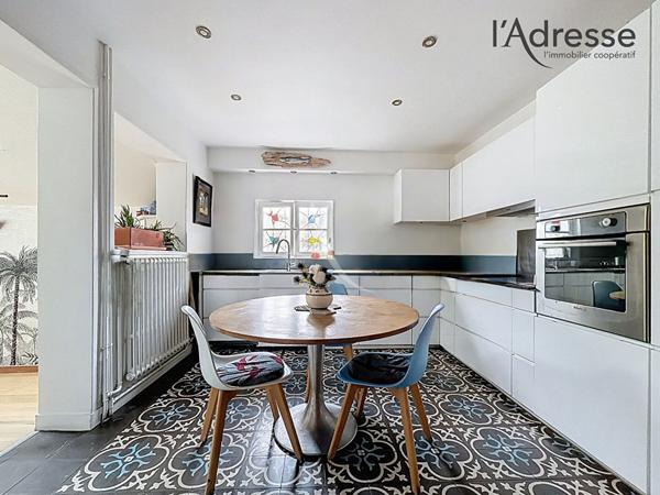 NANTERRE/ Maison 6 pièces 200 m² - Jardin/Terrasse 241m² - 3 Stationnements