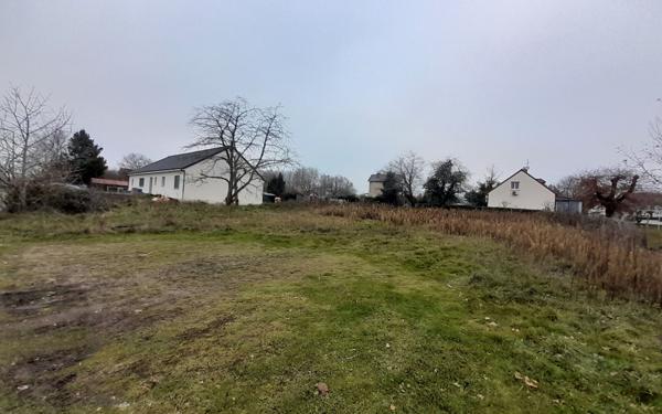 Terrain à vendre    Huriel