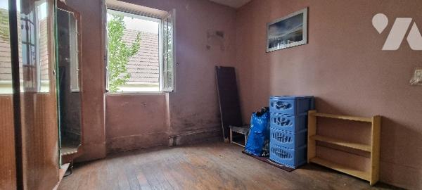 Une maison à rénover située à NEUVILLE-SUR-OISE (95000).