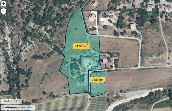 Vans (07140) 48;000 € de revenus locatifs annuels. Les Vans 6 km. Grand mas du 16e avec 7 appartements sur 1,7 hectares de