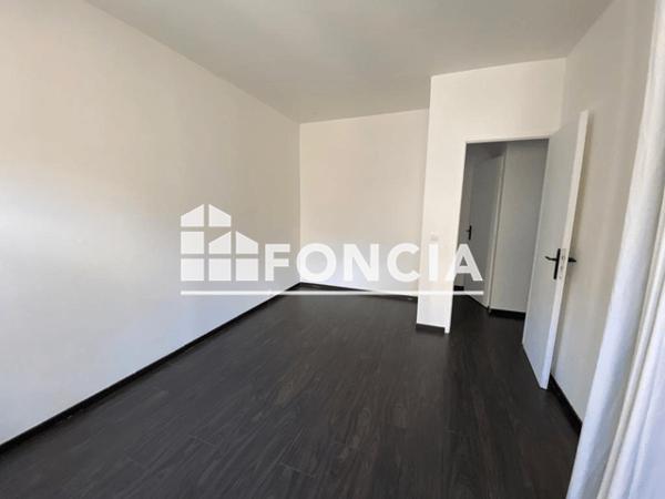 Location Appartement 3 pièces 75.4 m² - 50 RUE PARADIS Marseille 13001