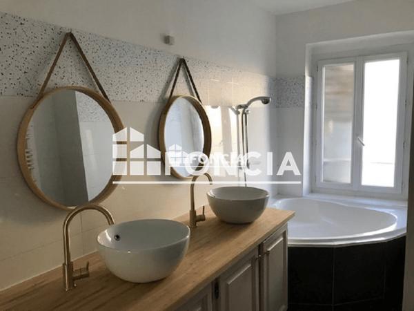 Location Appartement 3 pièces 75.4 m² - 50 RUE PARADIS Marseille 13001