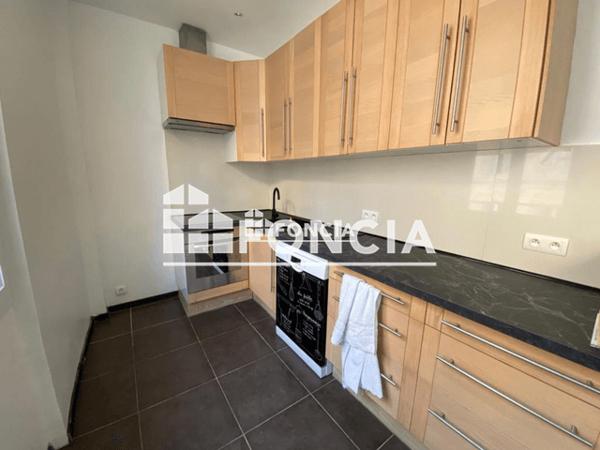 Location Appartement 3 pièces 75.4 m² - 50 RUE PARADIS Marseille 13001