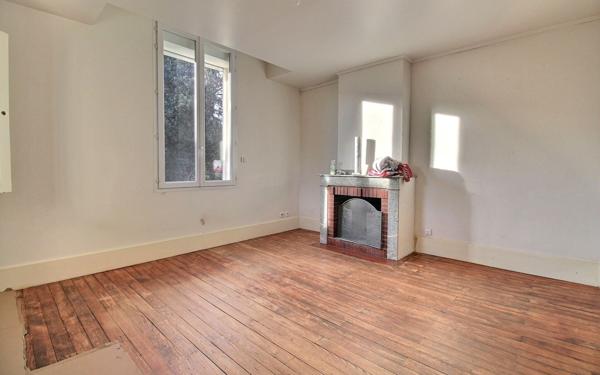 Maison à louer    6 pièces •  Saint-Paul-Cap-de-Joux