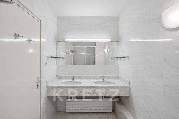 Appartement d’exception 5P-137 m2 avec terrasse et vue panoramique sur la Tour Eiffel