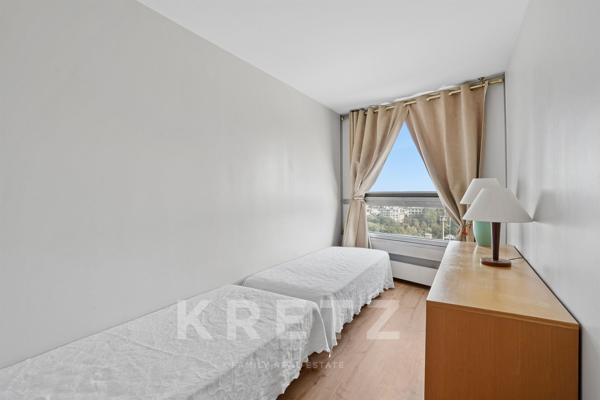 Appartement d’exception 5P-137 m2 avec terrasse et vue panoramique sur la Tour Eiffel