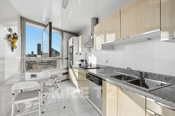 Appartement d’exception 5P-137 m2 avec terrasse et vue panoramique sur la Tour Eiffel