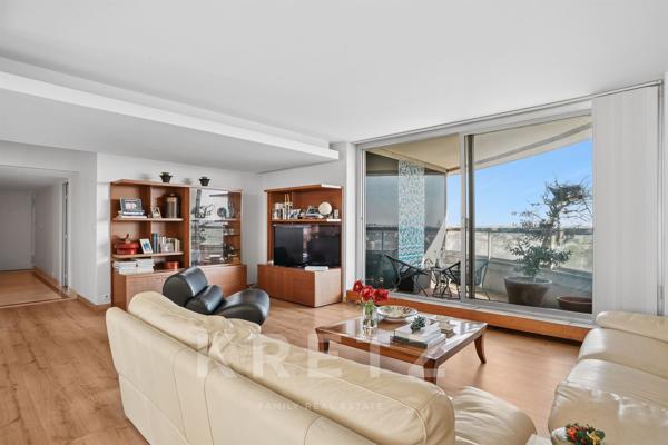 Appartement d’exception 5P-137 m2 avec terrasse et vue panoramique sur la Tour Eiffel
