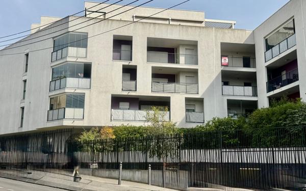 Appartement à vendre    2 pièces • 40,31 m2 Marseille 12