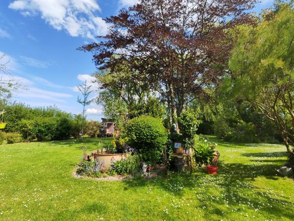 15 min de Carentan et d'Isigny sur Mer, belle propriété avec maison de 200 m² hab et 3.54 ha de terrain