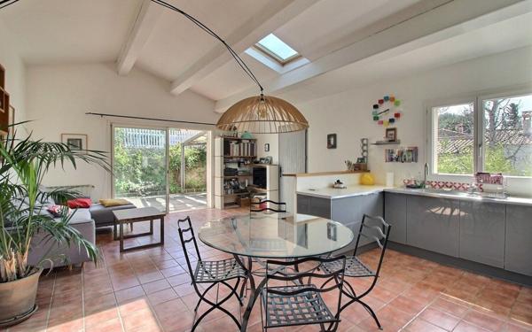 Maison à vendre    5 pièces • 130 m2 Marseille 15