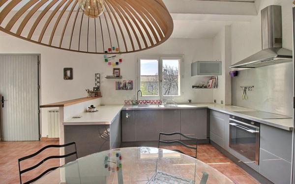 Maison à vendre    5 pièces • 130 m2 Marseille 15