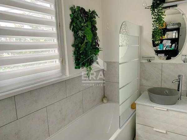 Maison 4 pièces avec grand jardin et garage