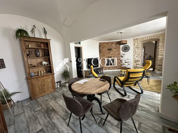 Maison
                                                                                                                                                                                                                                                                                                                        10 pièce(s)                                                                                                                                                                                                          7 chambre(s)                                                                                                                                                                                                          286  m²