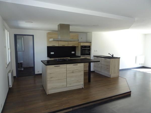 A SAINT JUNIEN PROCHE DU CENTRE VILLE BELLE MAISON DE PLAIN PIED 96 M² HABITABLES SUR UN TERRAIN DE 1502 M² PLAT