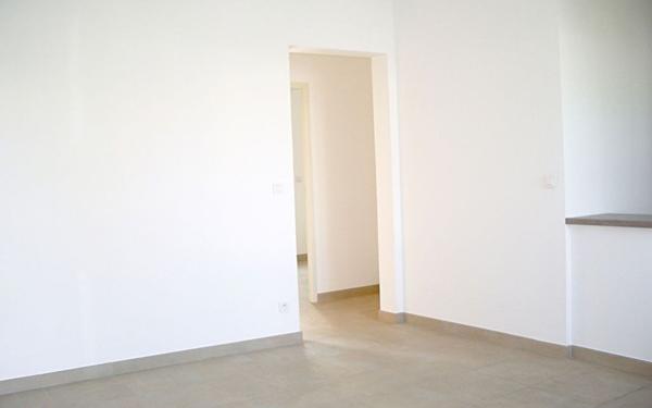 Maison à louer    3 pièces • 47 m2 Penta-di-Casinca