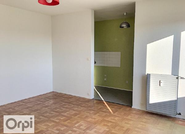Appartement à louer    1 pièce • 32,58 m2 Montluçon