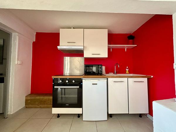 Appartement T2 à louer à Fort de France, Martinique - Rez-de-chaussée, Climatisé avec Térrasse
