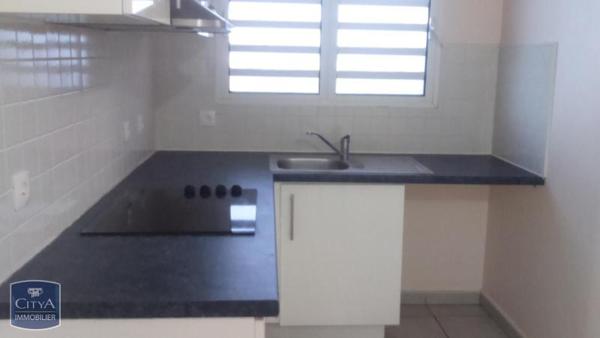 Appartement à louer 2 pièces 44.64m² Saint-Joseph (97480)