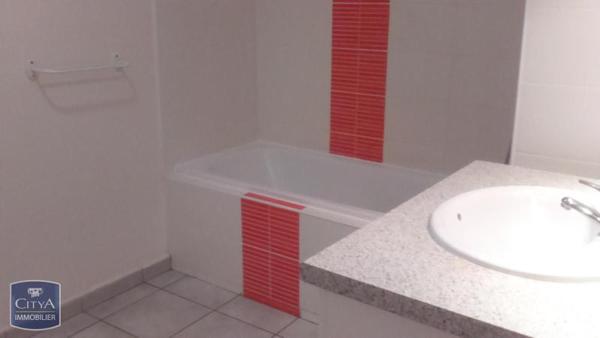 Appartement à louer 2 pièces 44.64m² Saint-Joseph (97480)