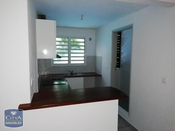 Appartement à louer 2 pièces 44.64m² Saint-Joseph (97480)