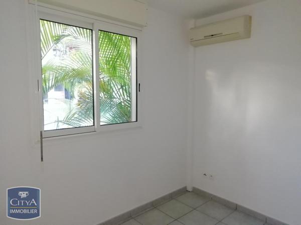 Appartement à louer 2 pièces 44.64m² Saint-Joseph (97480)