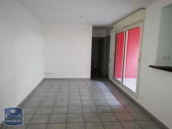 Appartement à louer 2 pièces 44.64m² Saint-Joseph (97480)