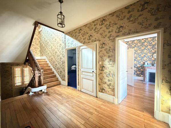 Maison 11 pièces 480 m2