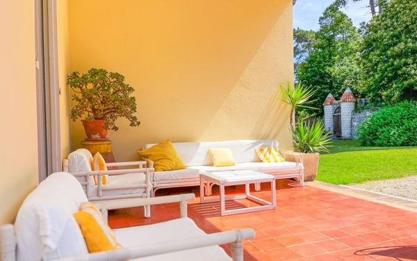 Maison à vendre    9 pièces •  Berre-les-Alpes