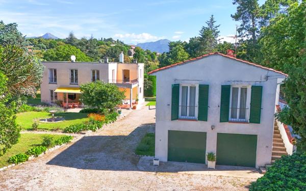 Maison à vendre    9 pièces •  Berre-les-Alpes